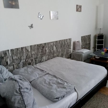 Studiowohnung, Neu Renoviert, Zentrale Lage Зарлуи Екстериор снимка