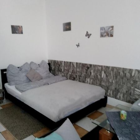 Studiowohnung, Neu Renoviert, Zentrale Lage Зарлуи Екстериор снимка