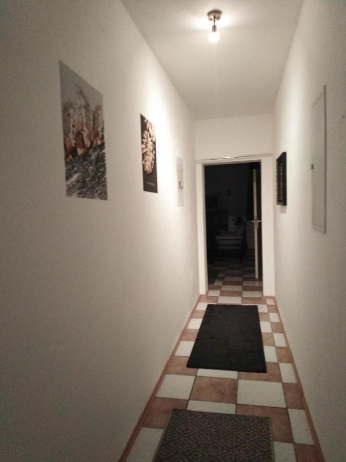 Studiowohnung, Neu Renoviert, Zentrale Lage Зарлуи Екстериор снимка